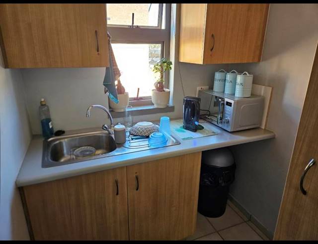 OFFICE FOR SALE IN SILVER LAKES